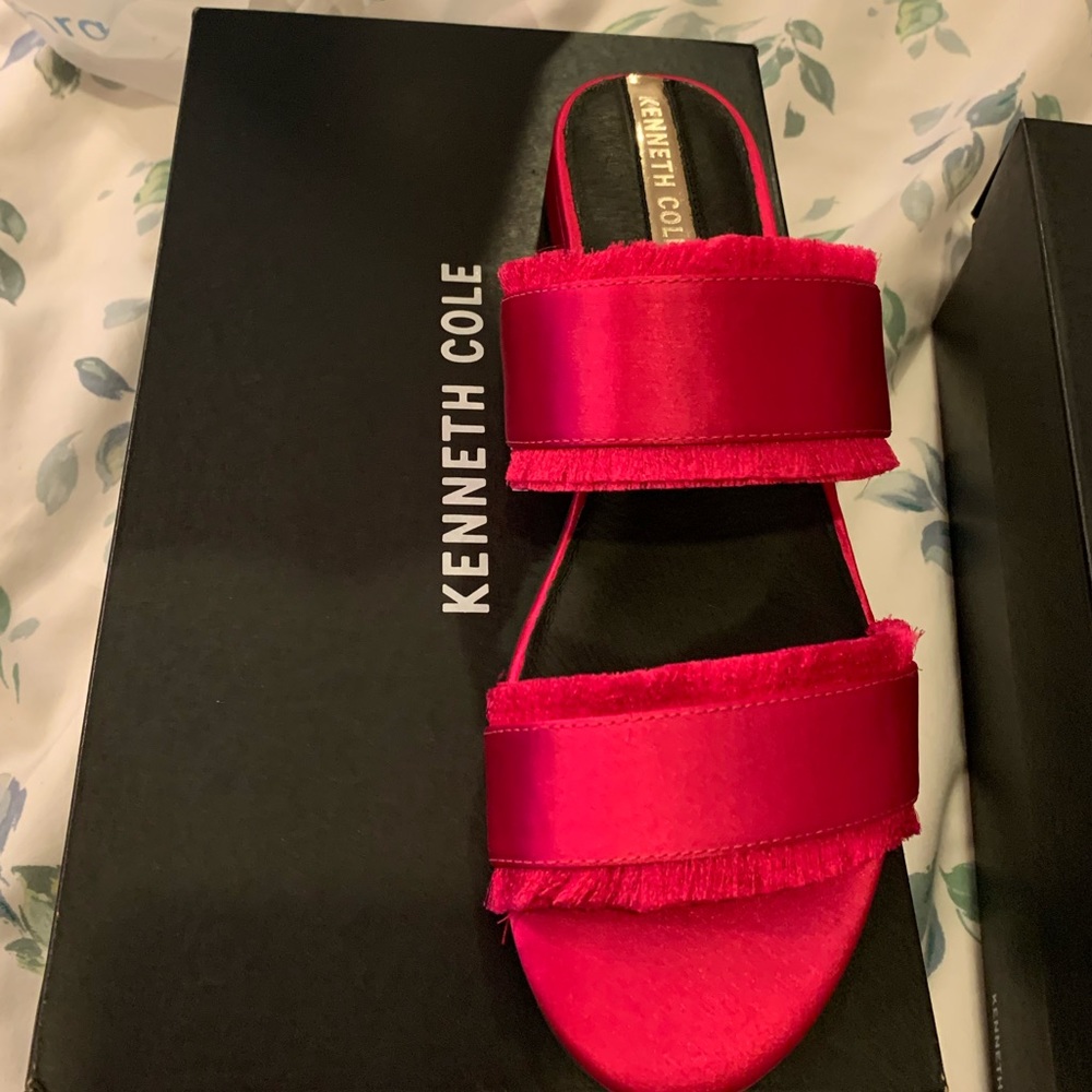 KENNETH COLE SANDALS